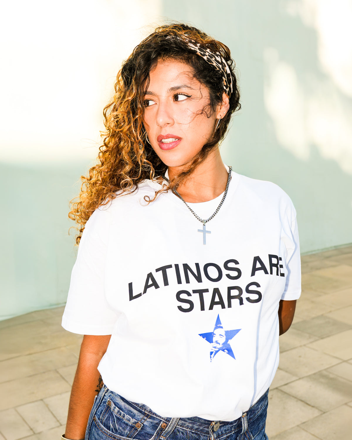 Camiseta Blanca - LATINOS ARE STARS ★ (Unisex) (Oversize)