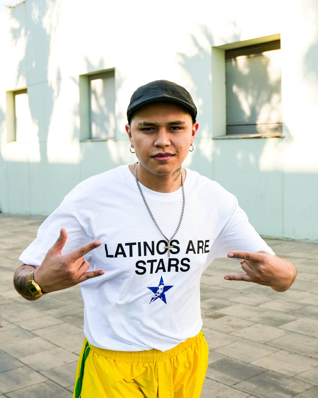 Camiseta Blanca - LATINOS ARE STARS ★ (Unisex) (Oversize)